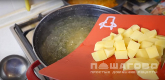 Фото приготовления рецепта: Суп из куриной грудки с вермишелью - шаг 5