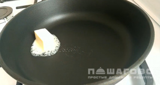 Фото приготовления рецепта: Паста с креветками в сливочном соусе - шаг 3