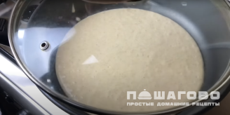 Фото приготовления рецепта: Пицца диетическая на кефире из куриного филе - шаг 4