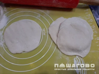 Фото приготовления рецепта: Пирожки посикунчики - шаг 1