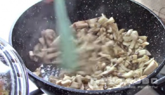 Фото приготовления рецепта: Постные картофельные зразы с капустой - шаг 3