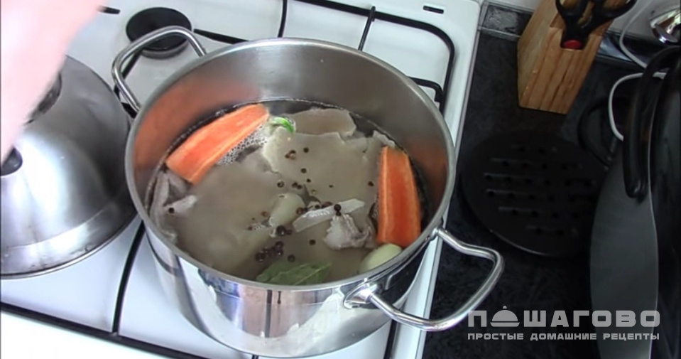 Фото приготовления рецепта: Закуска из свиных шкурок - шаг 3