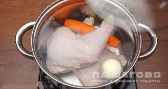 Фото приготовления рецепта: Томатный суп с рисом - шаг 1