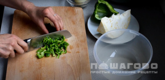 Фото приготовления рецепта: Легкий суп-пюре из шпината - шаг 1