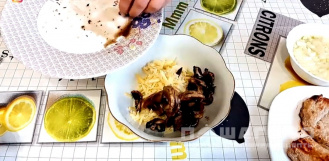Фото приготовления рецепта: Шницель с грибами и сыром в духовке - шаг 6