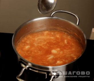 Фото приготовления рецепта: Томатный суп с курицей - шаг 3
