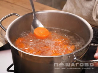 Фото приготовления рецепта: Морковные котлеты - шаг 2