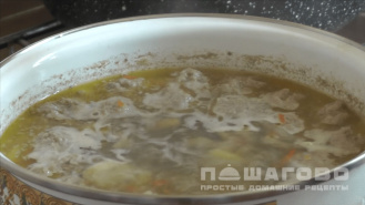 Фото приготовления рецепта: Грибной суп с фрикадельками - шаг 3