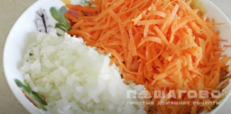 Фото приготовления рецепта: Детская капустная запеканка с морковью и яйцами - шаг 1