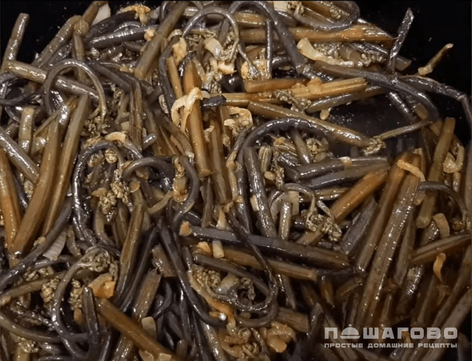 Фото приготовления рецепта: Папоротник по-корейски - шаг 3