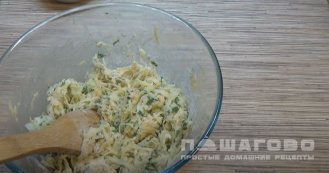 Фото приготовления рецепта: Постные драники из картошки без яиц - шаг 5