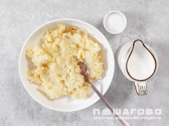Фото приготовления рецепта: Кыстыбый с картошкой и молоком - шаг 2