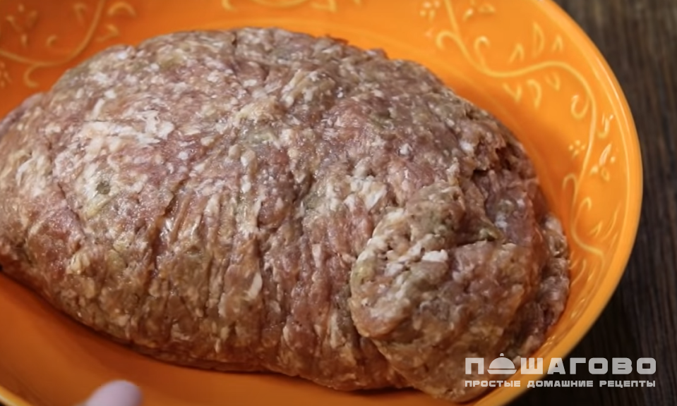 Фото приготовления рецепта: Ватрушка мясная - шаг 1