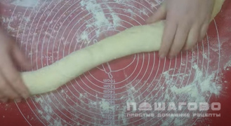 Фото приготовления рецепта: Сырники с бананом - шаг 3