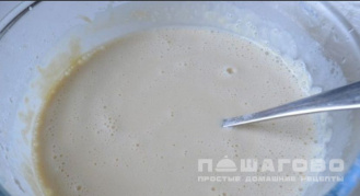 Фото приготовления рецепта: Тонкие блины на молоке - шаг 1