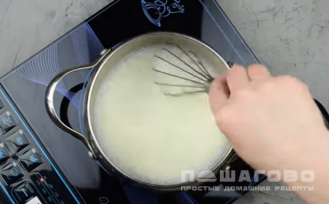 Фото приготовления рецепта: Панна-котта из сметаны - шаг 3