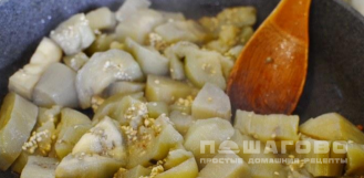 Фото приготовления рецепта: Баклажаны на зиму с майонезом с грибной приправой - шаг 6