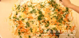 Фото приготовления рецепта: Лаваш с корейской морковкой и сыром - шаг 3