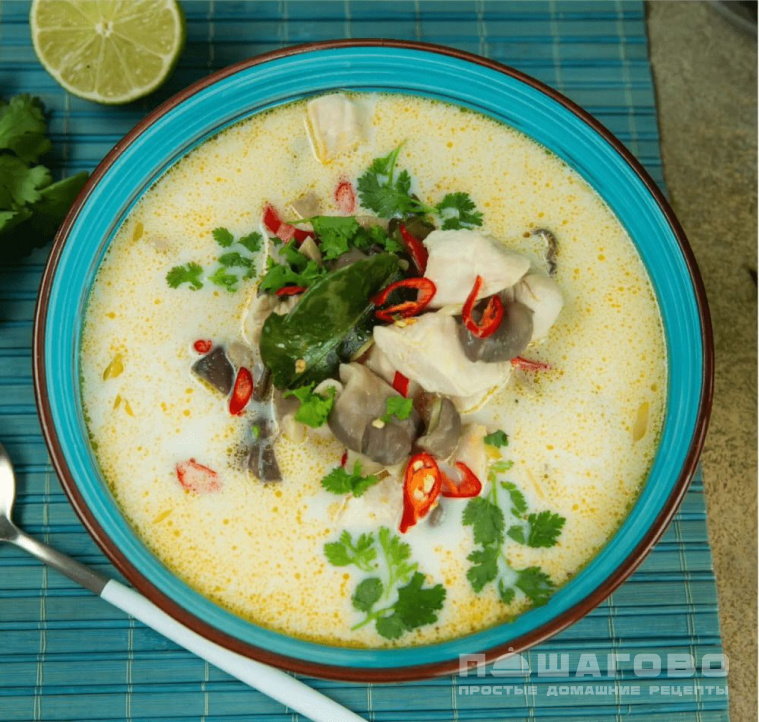 Тайский куриный суп с кокосовым молоком и лимонной травой