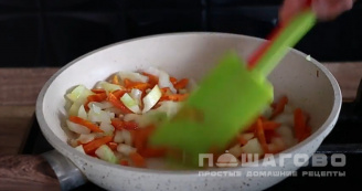 Фото приготовления рецепта: Рыбный суп из сайды - шаг 7
