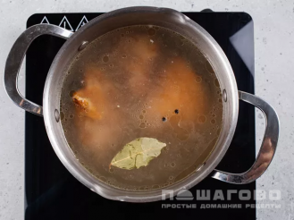 Фото приготовления рецепта: Капустняк с грибами - шаг 3