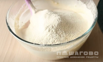 Фото приготовления рецепта: Закусочные творожные маффины с ванилью - шаг 6