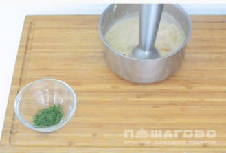 Фото приготовления рецепта: Крем-суп с лососем - шаг 3