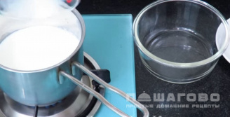 Фото приготовления рецепта: Заварной крем на молоке для торта - шаг 1