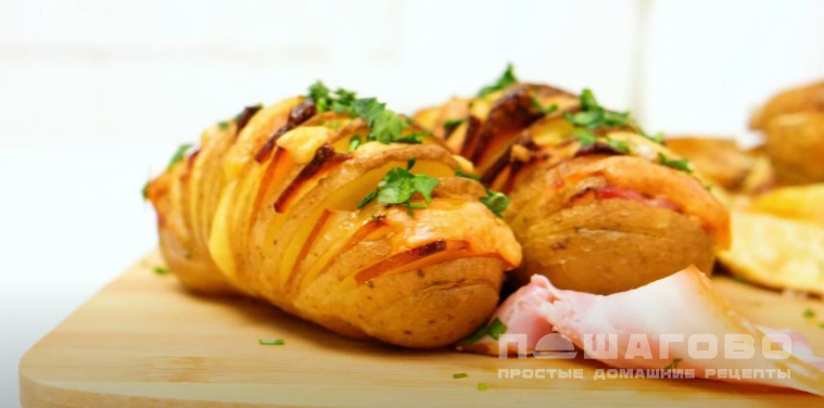 Картошка-гармошка с чесноком и укропом в духовке