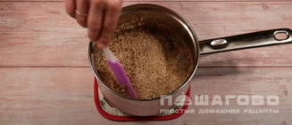 Фото приготовления рецепта: Блины с начинкой из грецких орехов - шаг 3