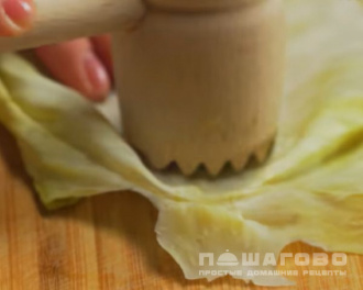 Фото приготовления рецепта: Голубцы с мясом и рисом в духовке с овощным соусом - шаг 6