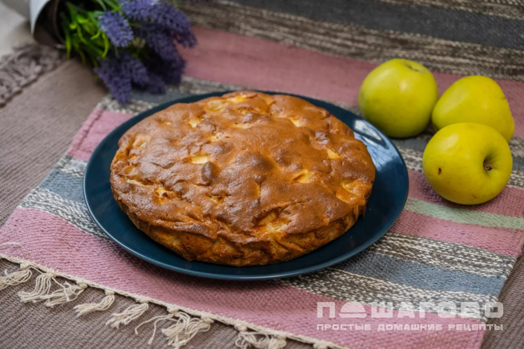 Шарлотка со сметаной