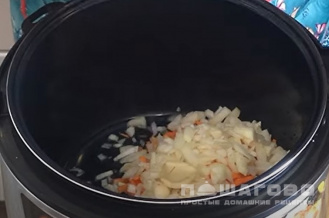 Фото приготовления рецепта: Щи в мультиварке из свежей капусты - шаг 1