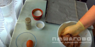 Фото приготовления рецепта: Сушки с фаршем - шаг 5