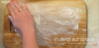 Фото приготовления рецепта: Домашние сырники с манкой - шаг 4