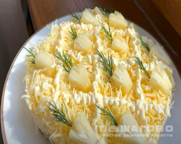 Салат из консервированного ананаса
