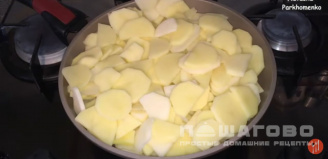 Фото приготовления рецепта: Испанская тортилья с картофелем и луком - шаг 4