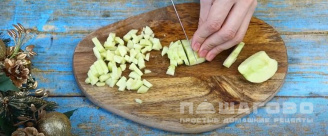 Фото приготовления рецепта: Оливье с креветками - шаг 6