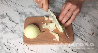 Фото приготовления рецепта: Венгерский яичный паштет - шаг 1
