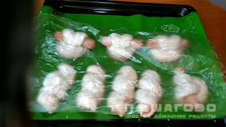 Фото приготовления рецепта: Сосиски в сдобном тесте - шаг 3