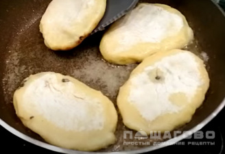 Фото приготовления рецепта: Котлеты из картофеля с грибами и луком - шаг 5