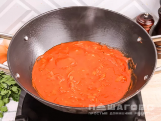 Фото приготовления рецепта: Харчо в казане с помидорами - шаг 4