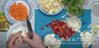Фото приготовления рецепта: Суп с цветной капустой вегетарианский - шаг 6