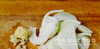 Фото приготовления рецепта: Баклажаны на зиму с майонезом с грибной приправой - шаг 4