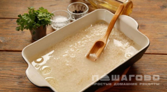 Фото приготовления рецепта: Пелядь в духовке с рисом - шаг 3