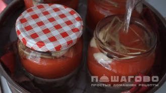 Фото приготовления рецепта: Ассорти из помидоров и огурцов - шаг 4