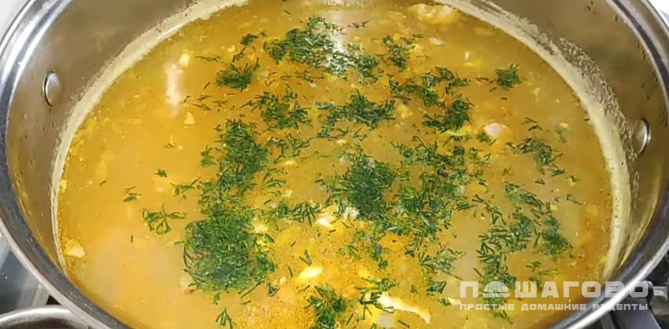 Фото приготовления рецепта: Суп с чечевицей и картофелем и курицей - шаг 13