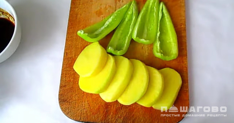 Фото приготовления рецепта: Грудка курицы на гриле с овощами - шаг 2