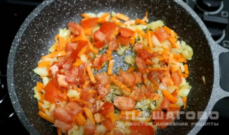 Фото приготовления рецепта: Суп из консервированного тунца с зеленым горошком - шаг 4