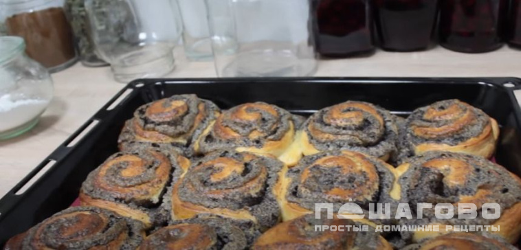 Сдобные булочки с маком из дрожжевого теста